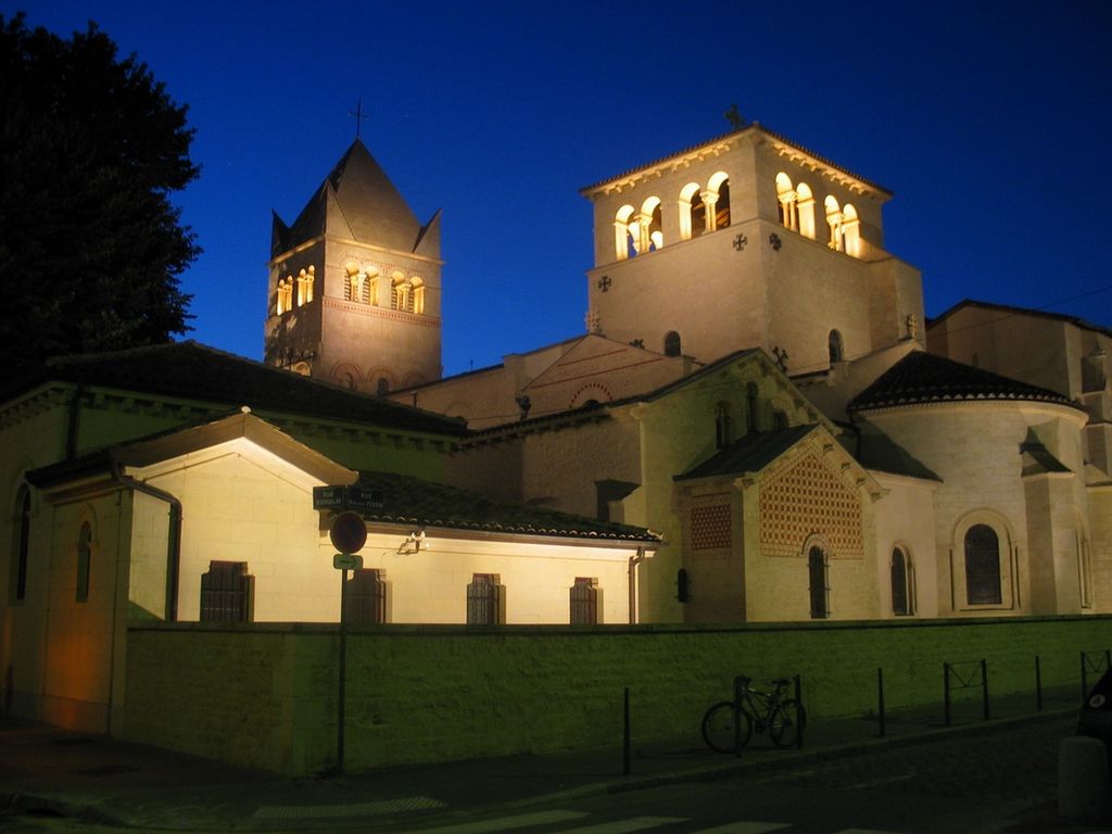 Lire la suite à propos de l’article Basilique d’Ainay à Lyon : Charmante église romane [Presqu’ile]