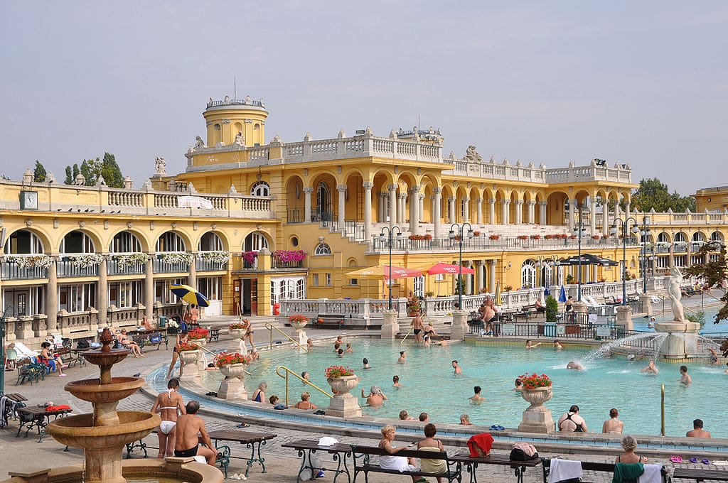 RÃ©sultat de recherche d'images pour "Les bains de Budapest"
