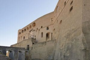 Castel Sant’Elmo à Naples : Chateau sur la colline et vue superbe