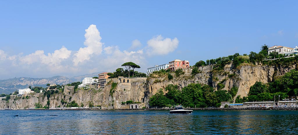 Sorrente au dessus de la baie de Naples