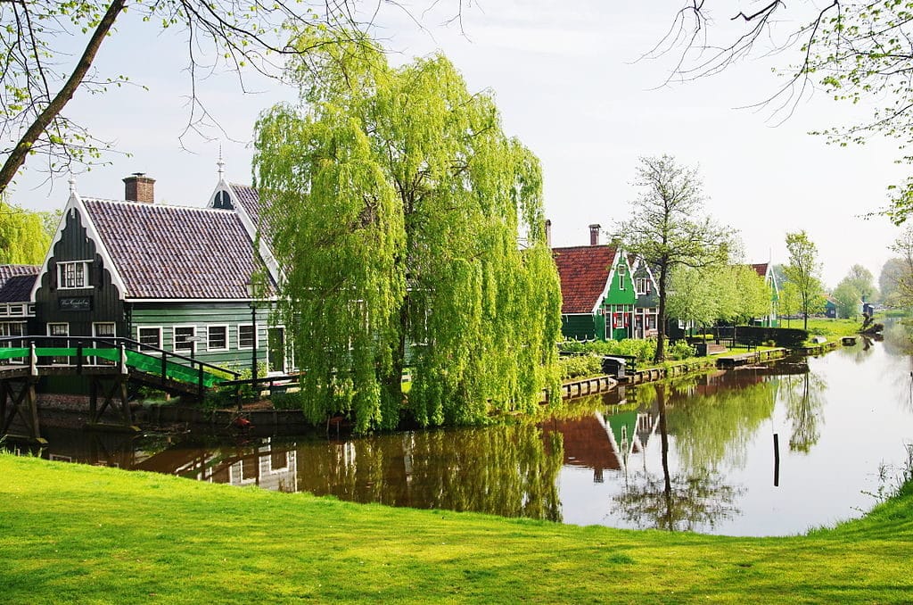 Maisons traditionnelles près de Zaanse Schans près d'Amsterdam -Photo de Wohnhaeuser.