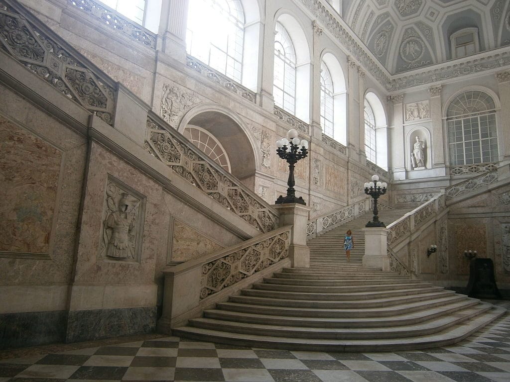 Escalier monumental du Palais Royal de Naples - Photo d'Irureta