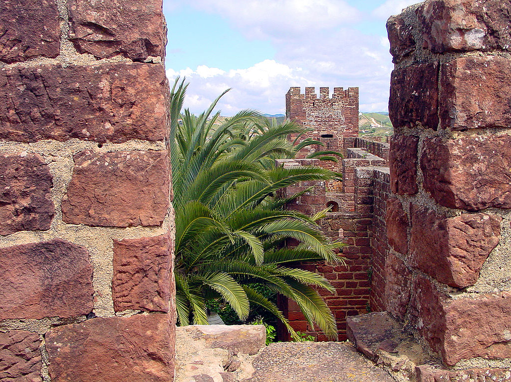 Chateau de Silves d'origine maure comme celui de Loulé - Photo de Bert Kaufmann