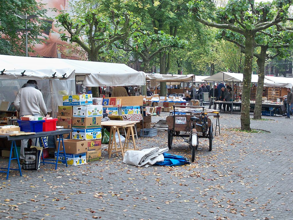 Lire la suite à propos de l’article Marchés aux livres d’Amsterdam : Spui et Oudemanhuispoort [Vieille ville]