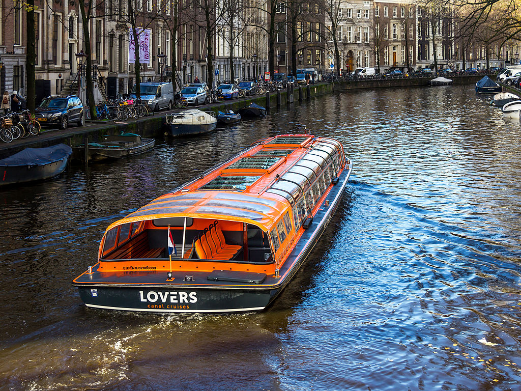 Balade en péniche sur les canaux d'Amsterdam.