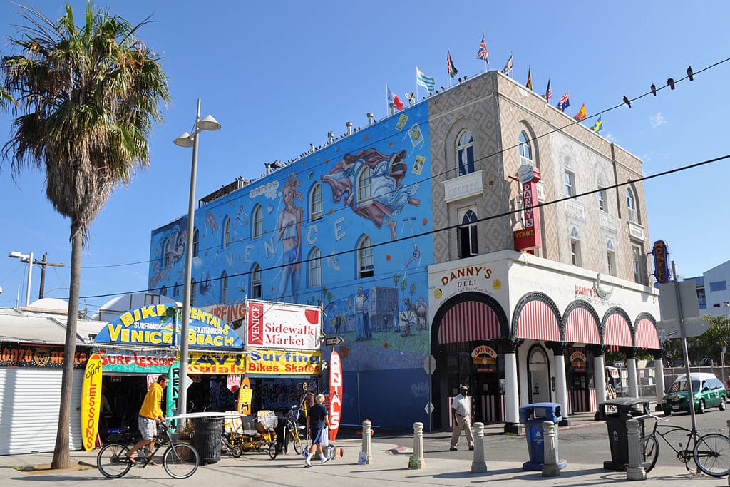 Palazzo Ducale à Venice Beach, Los Angeles - Photo de Sidvics