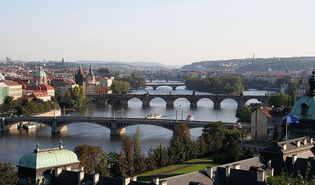 Vltava entre le quartier de Mala Strana et Nove Mesto à Prague