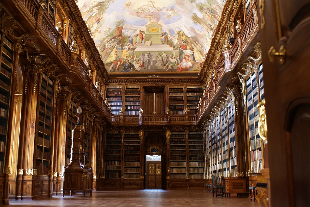 Monastère de Strahov : LA Vue de Prague, cabinet de curiosités et bibliothèques [Hradcany]