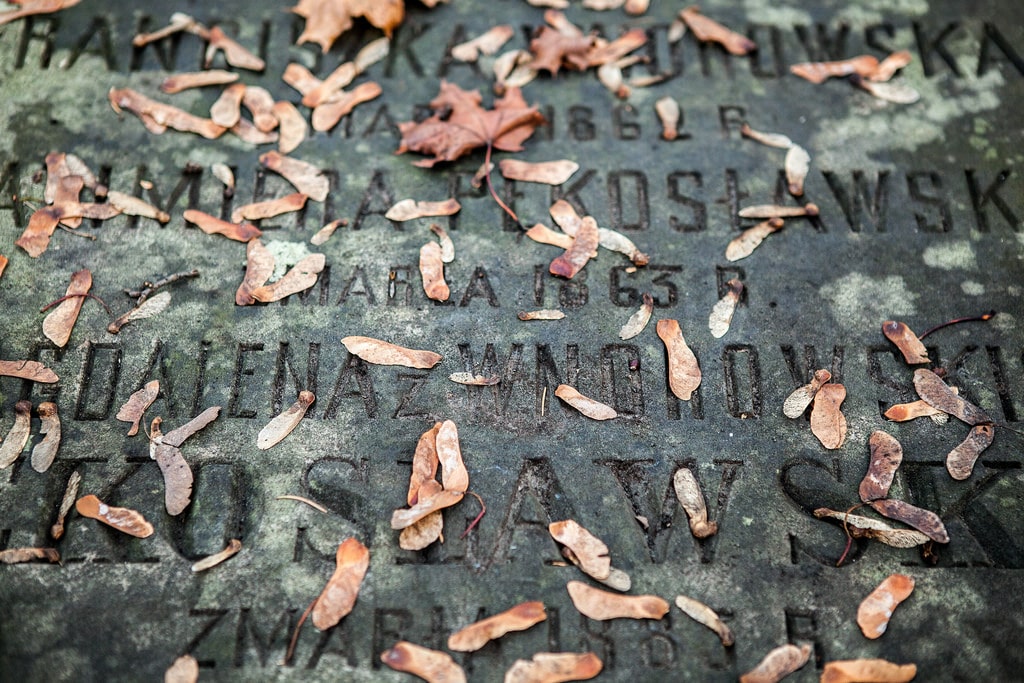 Lire la suite à propos de l’article Cimetière Powazki à Varsovie : Romantique et somptueux [Wola]