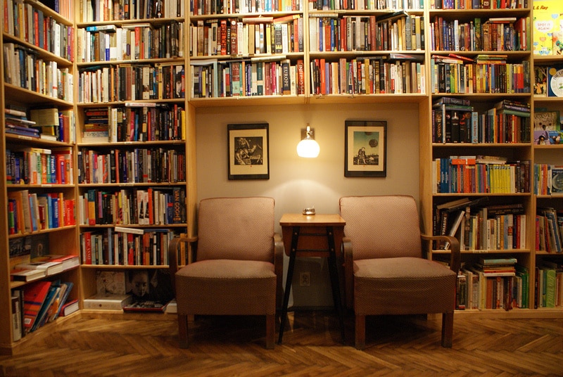 Lire la suite à propos de l’article Massolit, café-librairie à Cracovie : Joli et agréable [Piasek]
