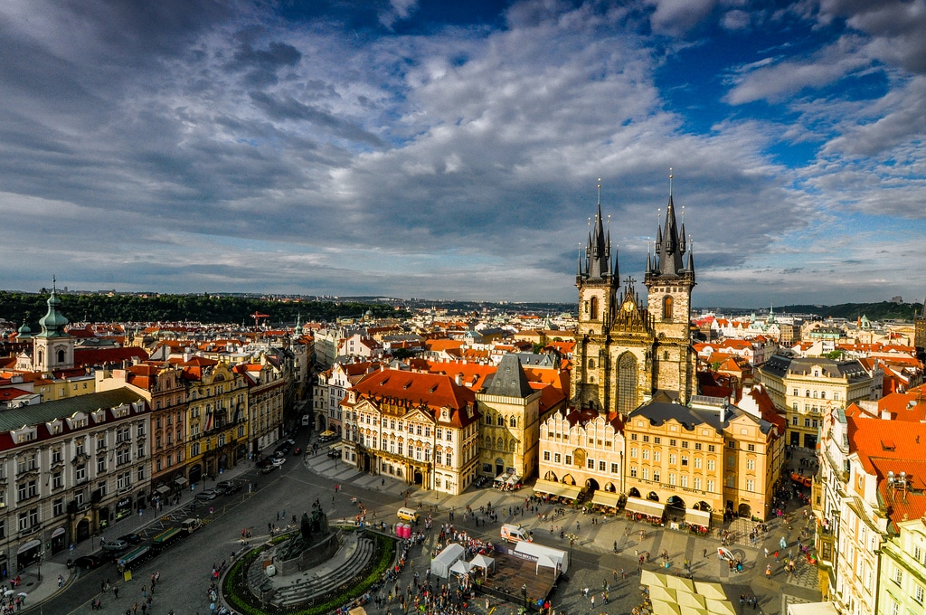 Lire la suite à propos de l’article Place de la Vieille Ville à Prague : Rendez-vous avec l’histoire