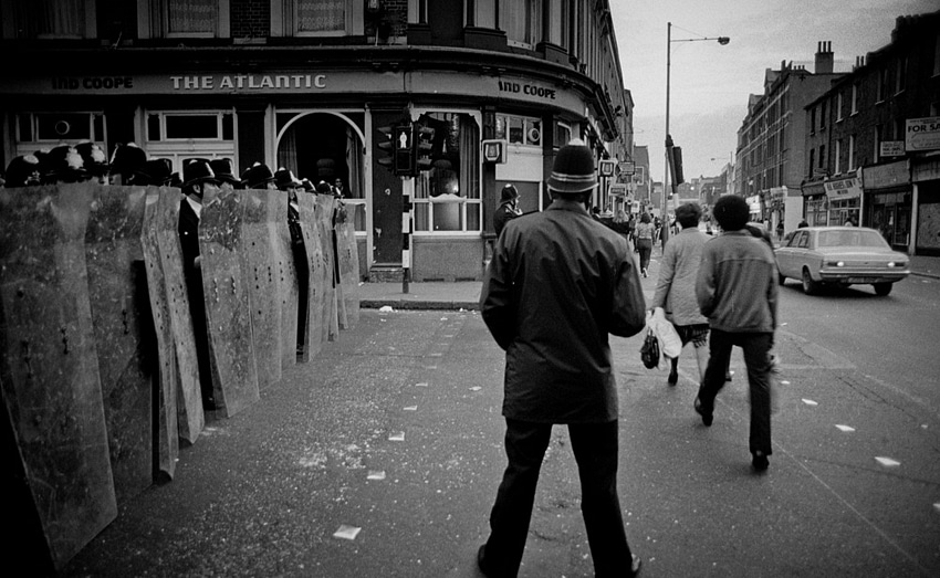 Lire la suite à propos de l’article « Guns of Brixton », émeute du quartier noir de Londres