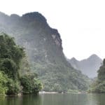 Trang An, la baie d’Halong terrestre près de Ninh Binh au Vietnam