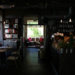 Café librairie Wrzenie Swiata à Varsovie : Reportage et non-fiction [Centre-Nord]