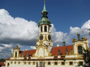 Loreta, église Notre Dame de Lorette à Prague : Diamants et anges