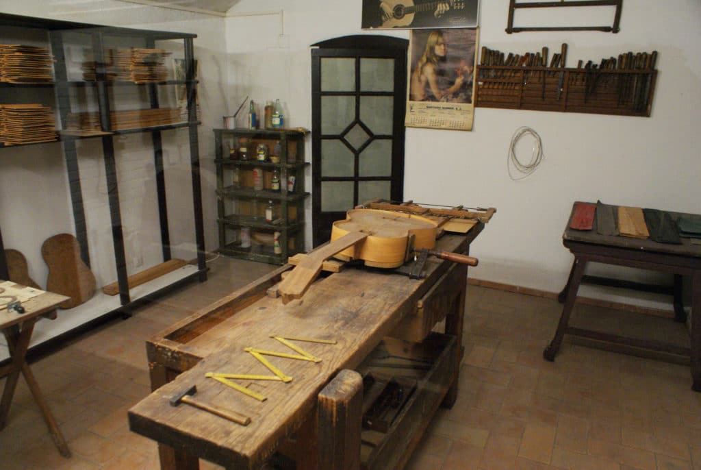 Dans un atelier artisanale de Séville - Musée ethnographique de Séville.