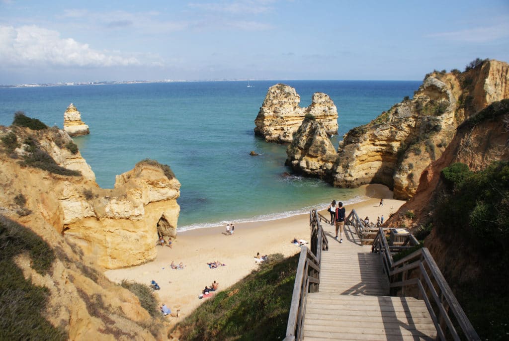 Plage ou Praia do Camilo à Lagos au sud du Portugal.