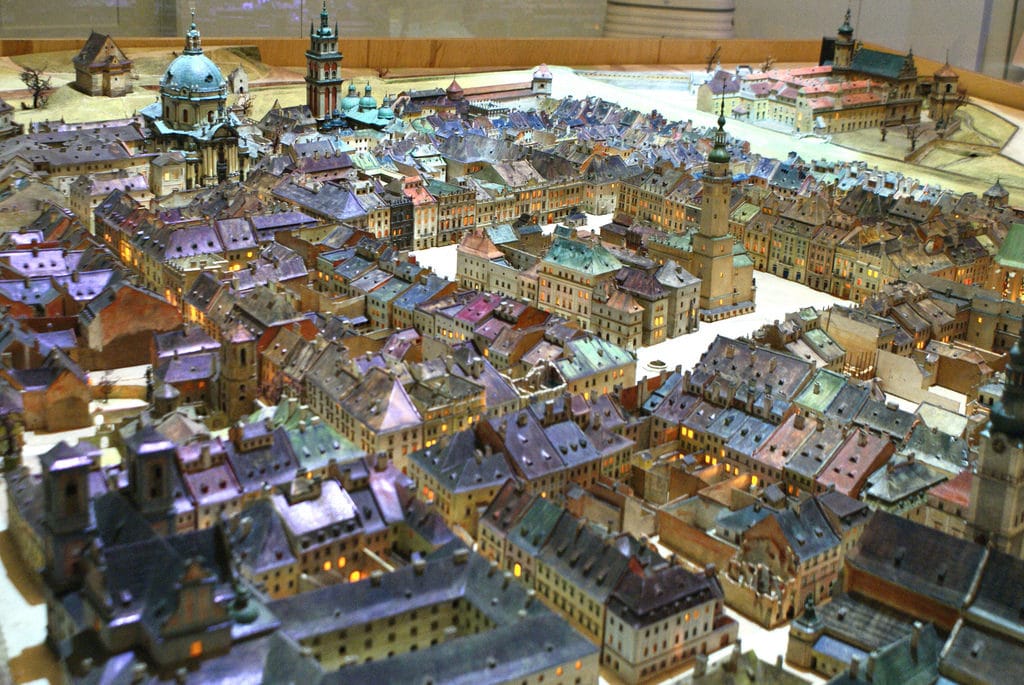 Vue sur la maquette de Lwow en 1750 dans la Halle du centenaire de Wroclaw.