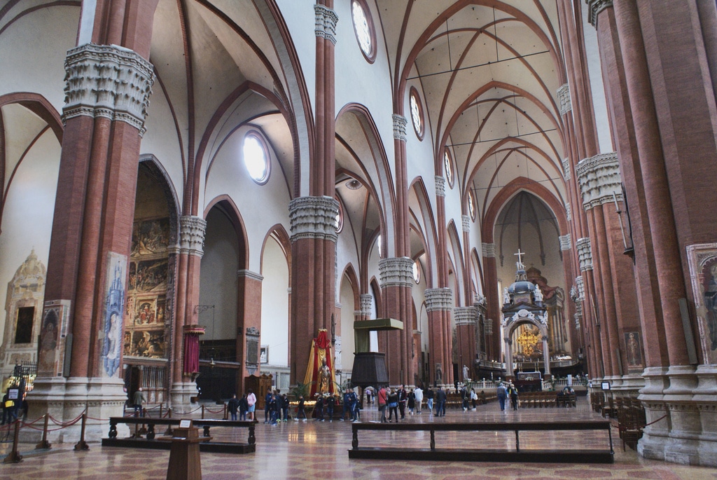 San Petronio à Bologne : La gigantesque église gothique