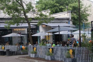 7 Café-jardins à Cracovie : Beergarden romantique, industriel, alternatif, art nouveau…