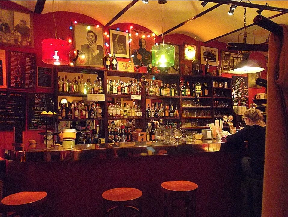 Lire la suite à propos de l’article Les couleurs, Café « parisien » à Cracovie [Kazimierz]
