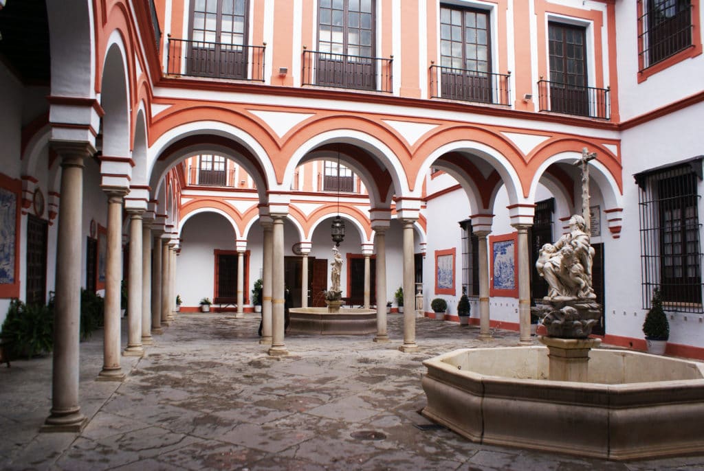 Patio de l'Hôpital de la Charité à Séville.