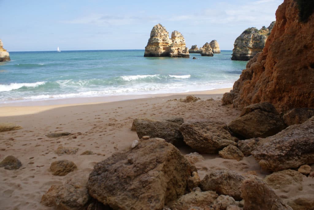 Plage ou Praia do Camilo à Lagos au sud du Portugal.