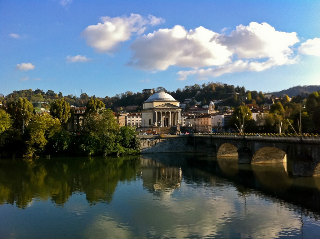 Lire la suite à propos de l’article Église Gran Madre di Dio à Turin : Panthéon du Piémont [Borgo Po]