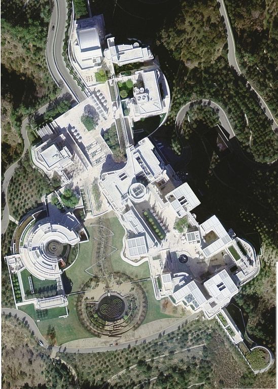 Vue aérienne du musée d'art Getty Center de Los Angeles - Photo de USGS