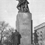 L’ironique monument de la Fraternité d’Armes à Varsovie [Praga]