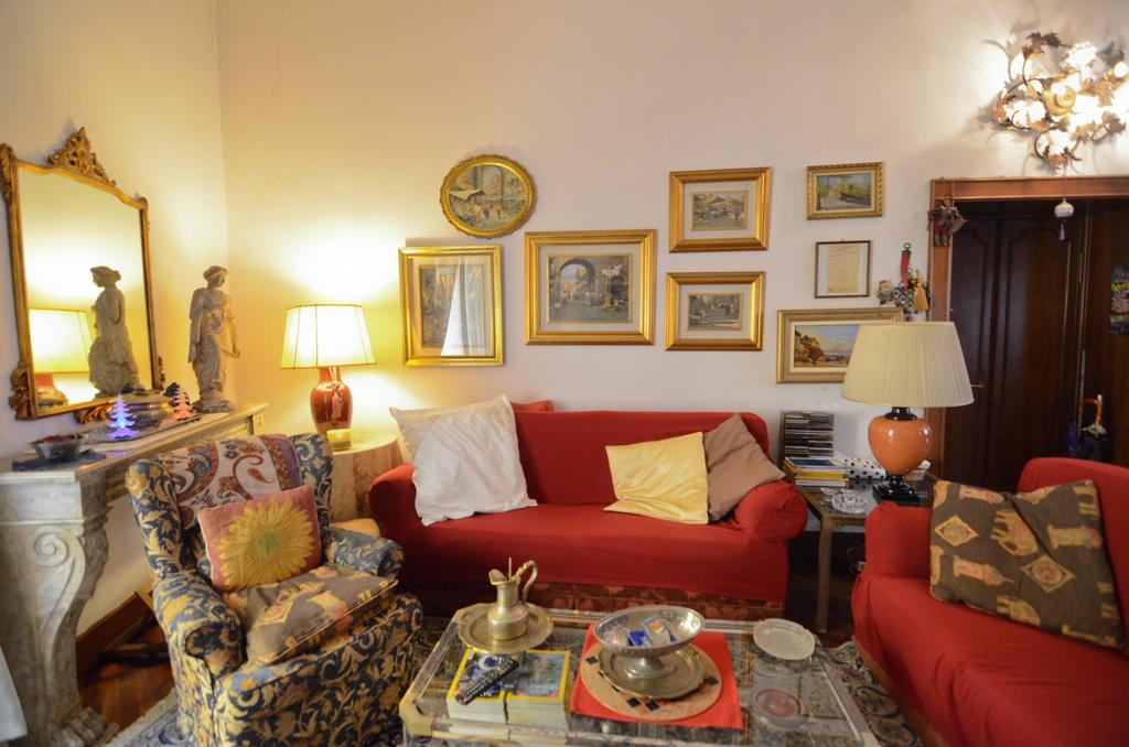 Lire la suite à propos de l’article 5 appartements en location à Naples : Jolis et/ou pas chers