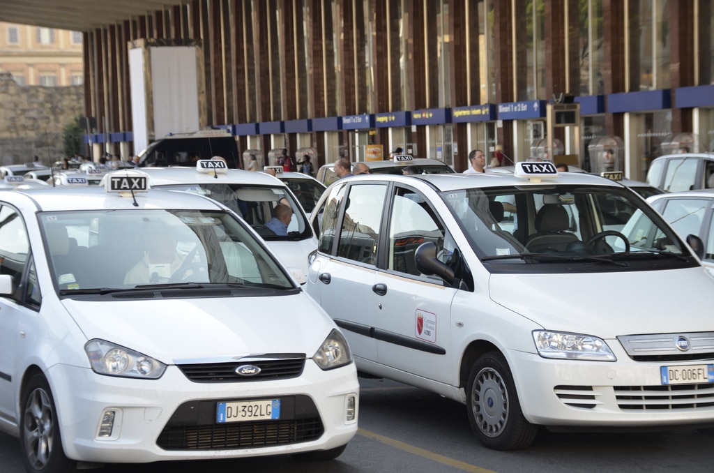 Lire la suite à propos de l’article Taxi à Rome : Prix et conseils anti-arnaque