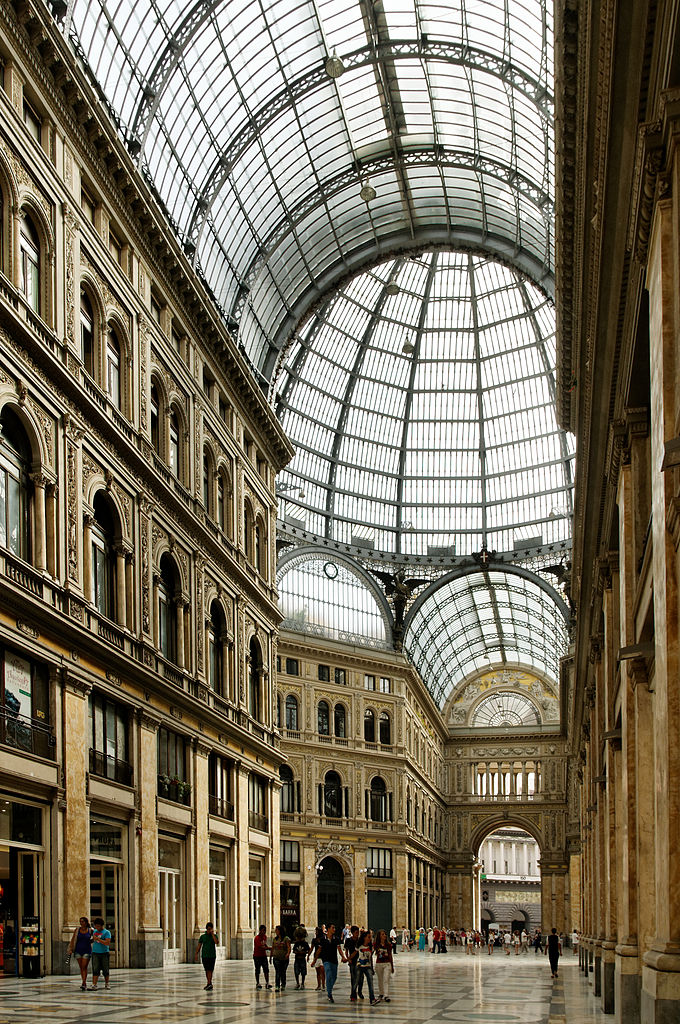 You are currently viewing Galeries marchandes à Naples : Galleria Umberto I et galleria Principe