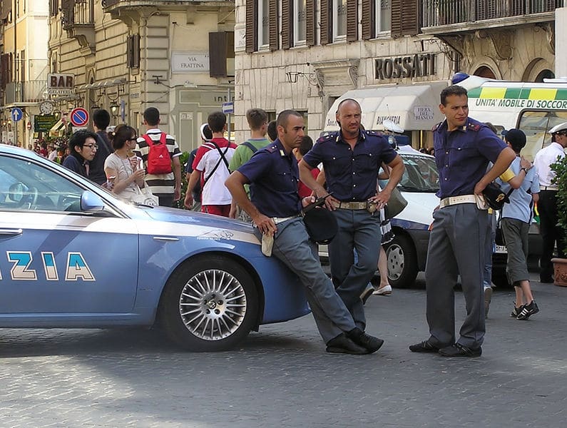 You are currently viewing Voiture et scooter à Rome : Conseils de circulation