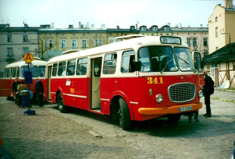 Lire la suite à propos de l’article Cracovie en car/bus : Distance et prix