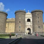Chateau Castel Nuovo à Naples : Le Monstre angevin