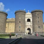Chateau Castel Nuovo à Naples : Le Monstre angevin
