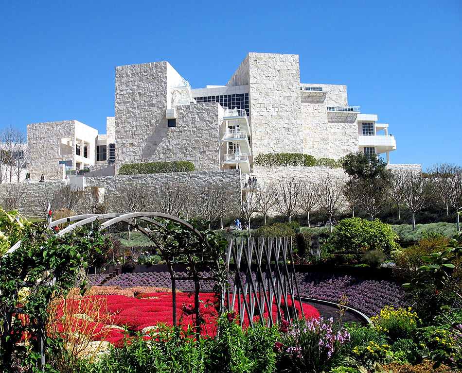 Batiment et jardin du musée d'art Getty Center de Los Angeles - Photo de Rennett Stowe