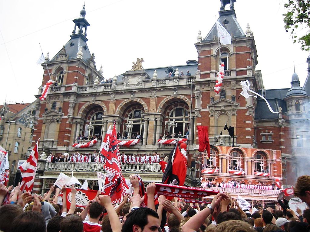 Victoire de l'Ajax célébrée dans le quartier de Leidseplein à Amsterdam - Photo de hein56didden