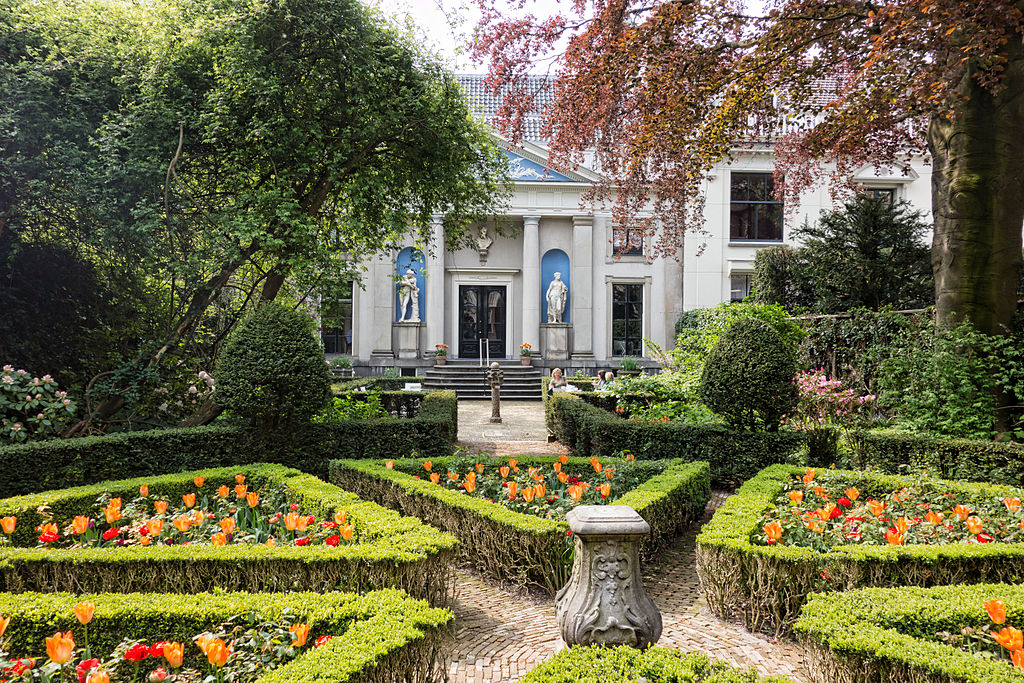 Dans le jardin du musée Van Loon dans le quartier des Canaux d'Or d'Amsterdam - Photo de Jean-Christophe Benoist.