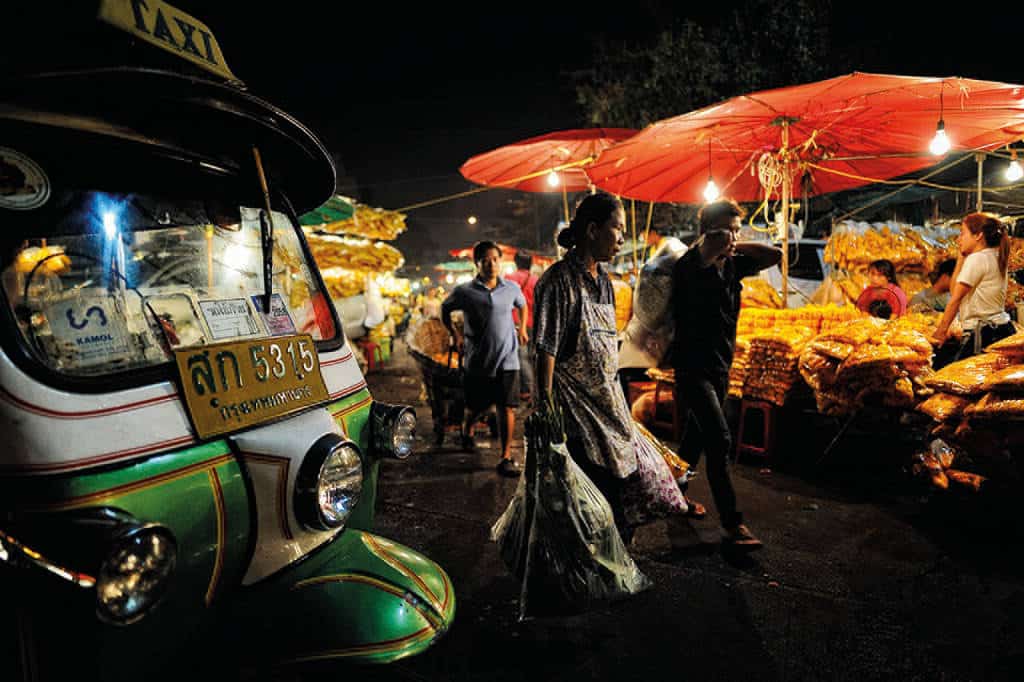 Pak Khlong Talat, le plus grand marché aux fleurs de Bangkok – Photo de Mr.Peerapong Prasutr