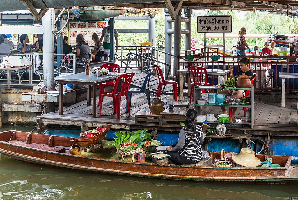 Lire la suite à propos de l’article Marchés flottants près de Bangkok en Thaïlande
