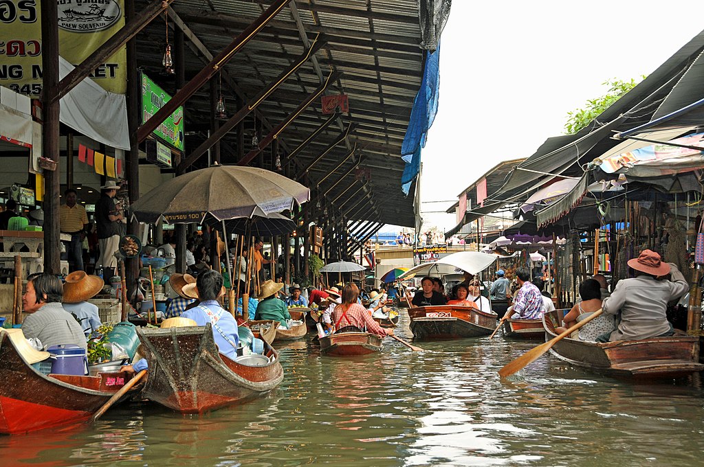 Marché flottant de Damnoen Saduak Floating Market‎ près de Bangkok. Photo de Dennis Jarvis - Licence ccby 3.0
