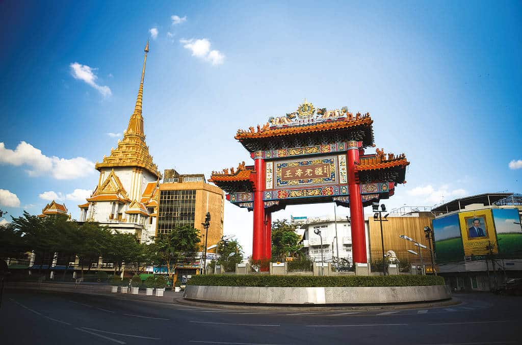 Porte du quartier chinois ou Chinatown de Bangkok sur la rue Yaowarat. Photo de Mr.Sayompoo Setabhrahmana