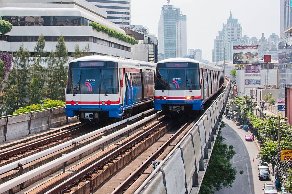 Transport en commun : Métro aérien ou Skytrain à Bangkok - Photo de My Train Pix