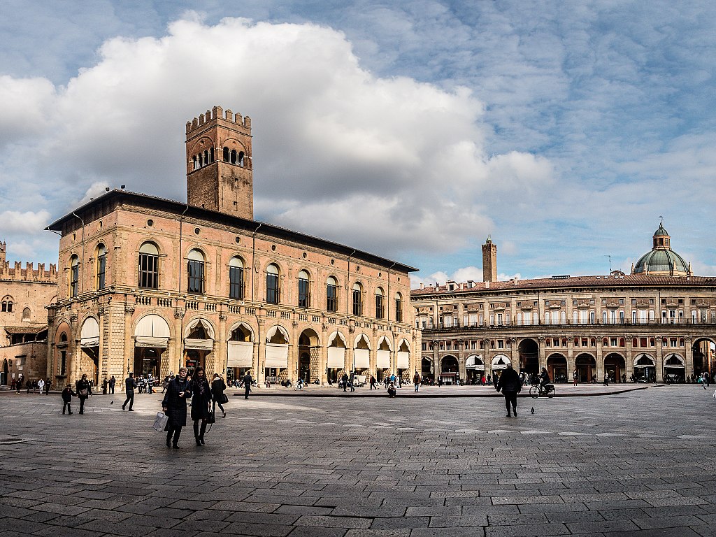 Piazza Maggiore, la place monumentale de Bologne - Photo de Vanni Lazzari - Licence ccbysa 4.0
