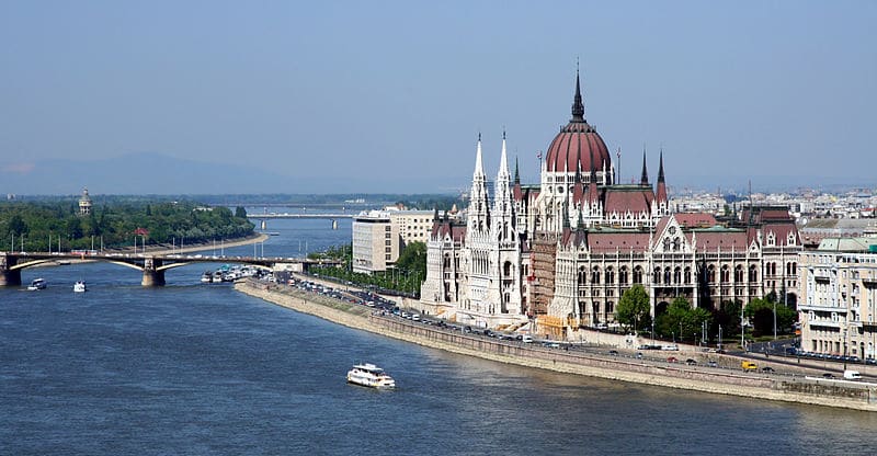 3 Visites guidées à Budapest : Incontournables, héritage juif et lieux alternatifs - Photo d'AMK