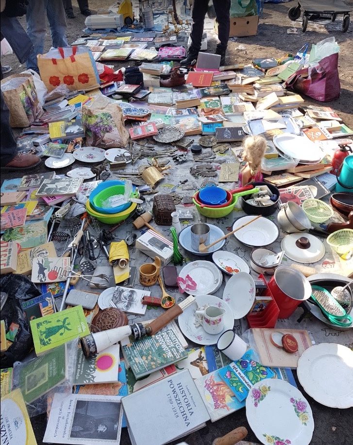 Bazar na Olimpii, marché aux puces à Varsovie