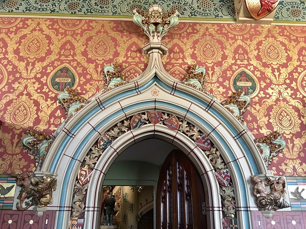 Intérieur néogothique du chateau de Cardiff - Photo de No Swan So Fine