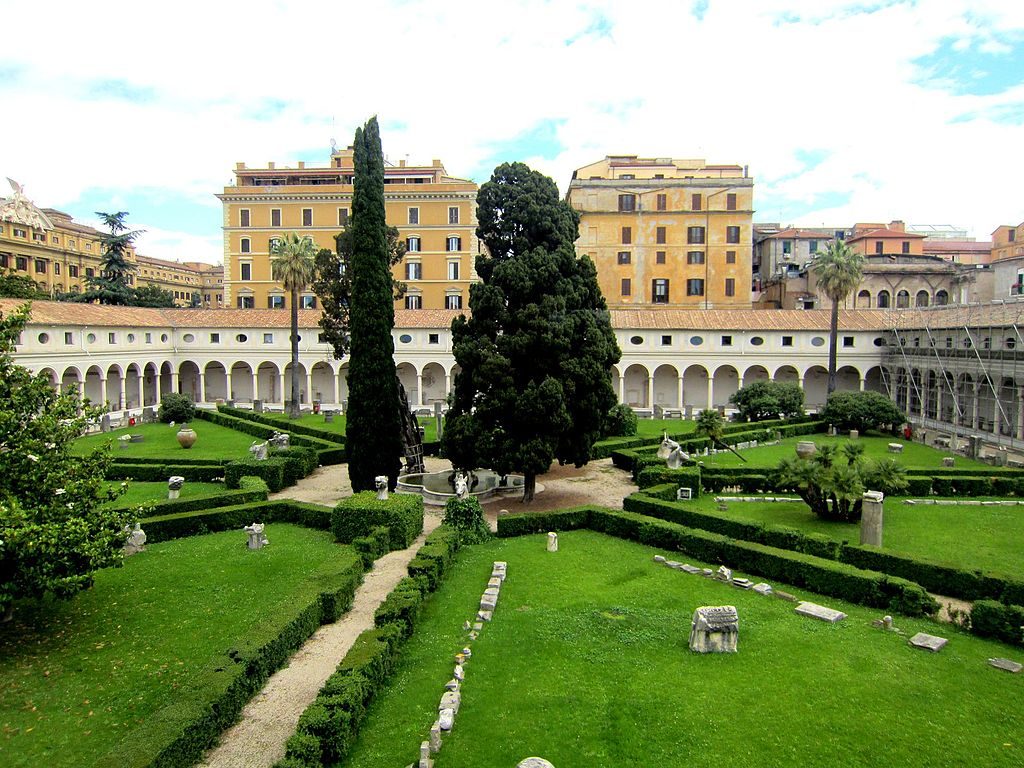 Antiquité : Cloitre de Michel Ange au Musée des Thermes de Dioclétien à Rome - Photo Pietro Scerrato